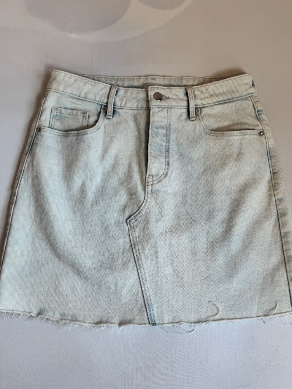 Y2K Retro inspired Old Navy Women's Denim Light Wash Mini Skirt NWOT Sz 4